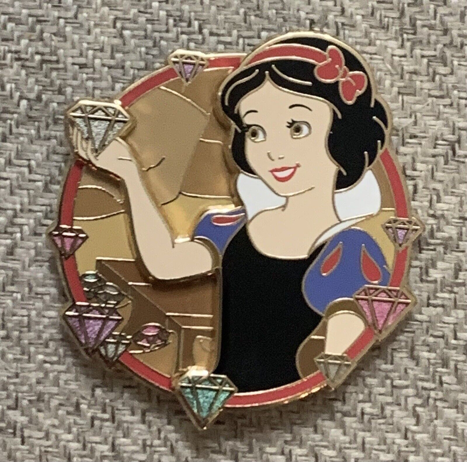 Disney Snow White 2023 Magic Hap-Pins Pin Trading Event Pin LE 1000