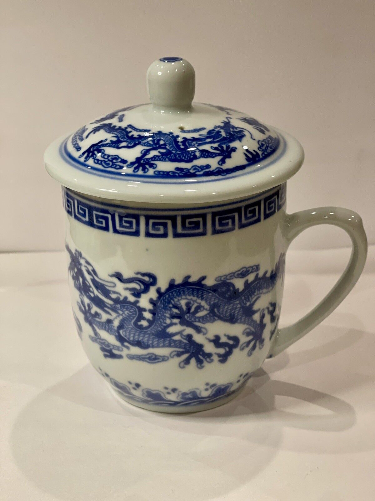 Jingdezhen Chinese  Porcelain Coffee Tea Cup W/ Lid Blue and White With Dragons