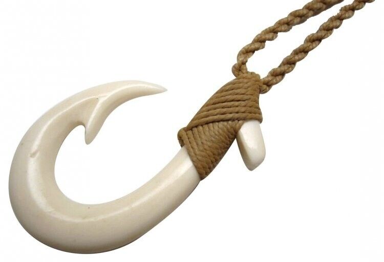 Hawaiian Jewelry Maori Hei Matau Fish Hook Bone Carved Pendant Choker 35055-1