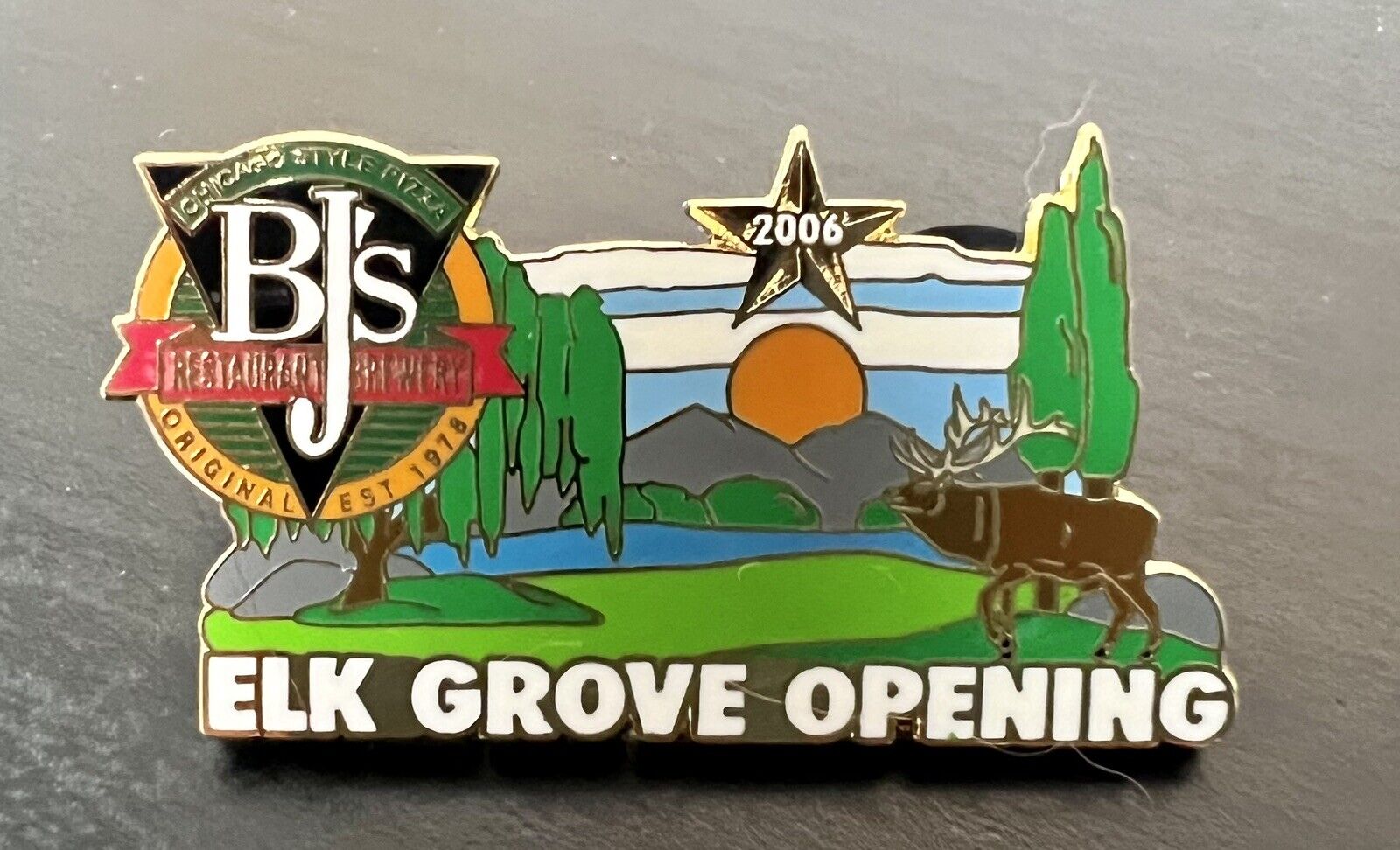 BJ’s Restaurant 2006 Elk Grove STAFF Grand Opening Pin RARE