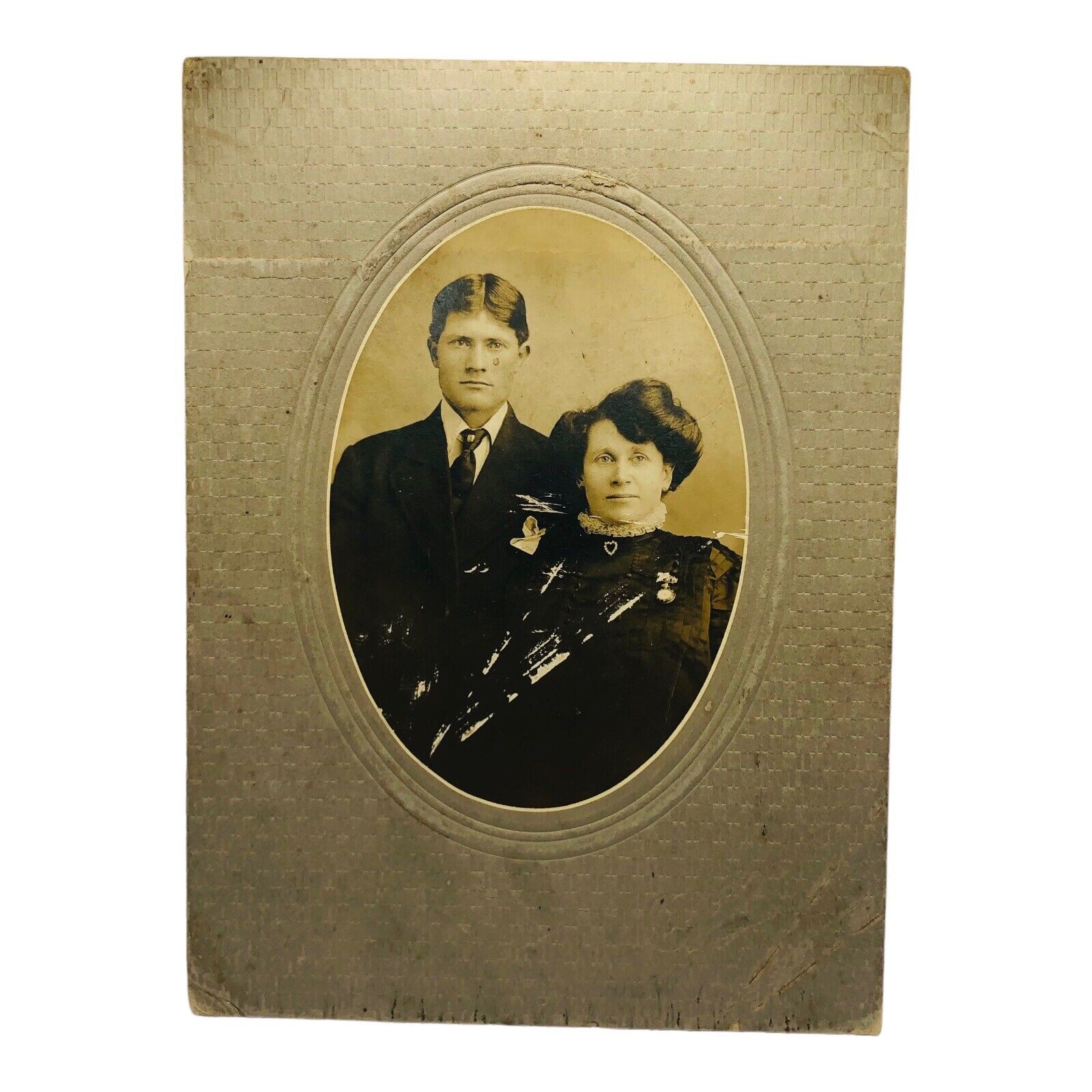 ATQ Cabinet Card Mounted Photo Oval Victorian Couple Man Lady Portrait￼ Haunted