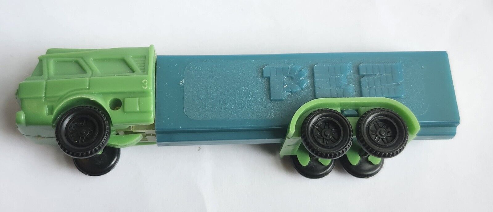 Vintage No Feet Pez Truck 3.9 Rolling Wheels Green And Blue
