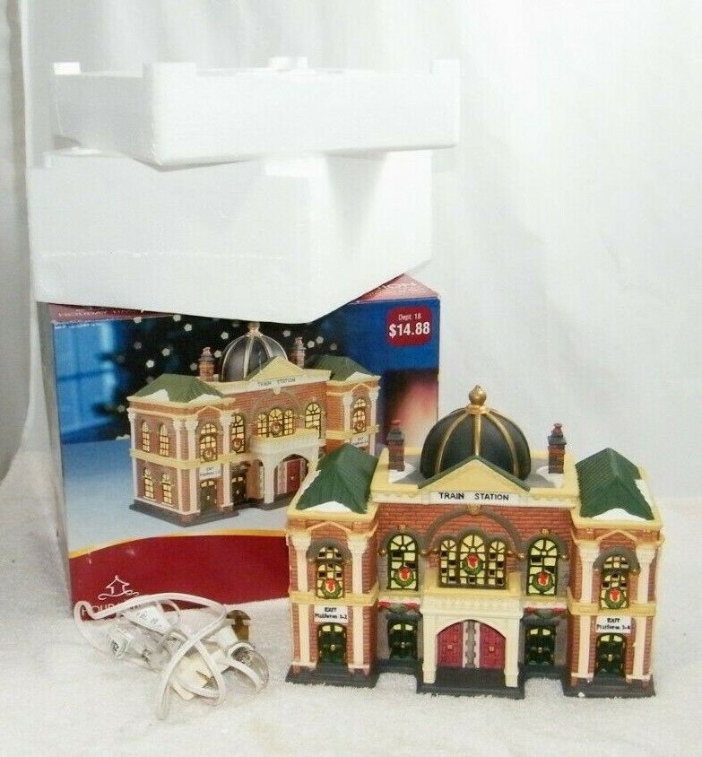 HOLIDAY TIME TRAIN STATION 2005 VICTORIAN COLLECTION