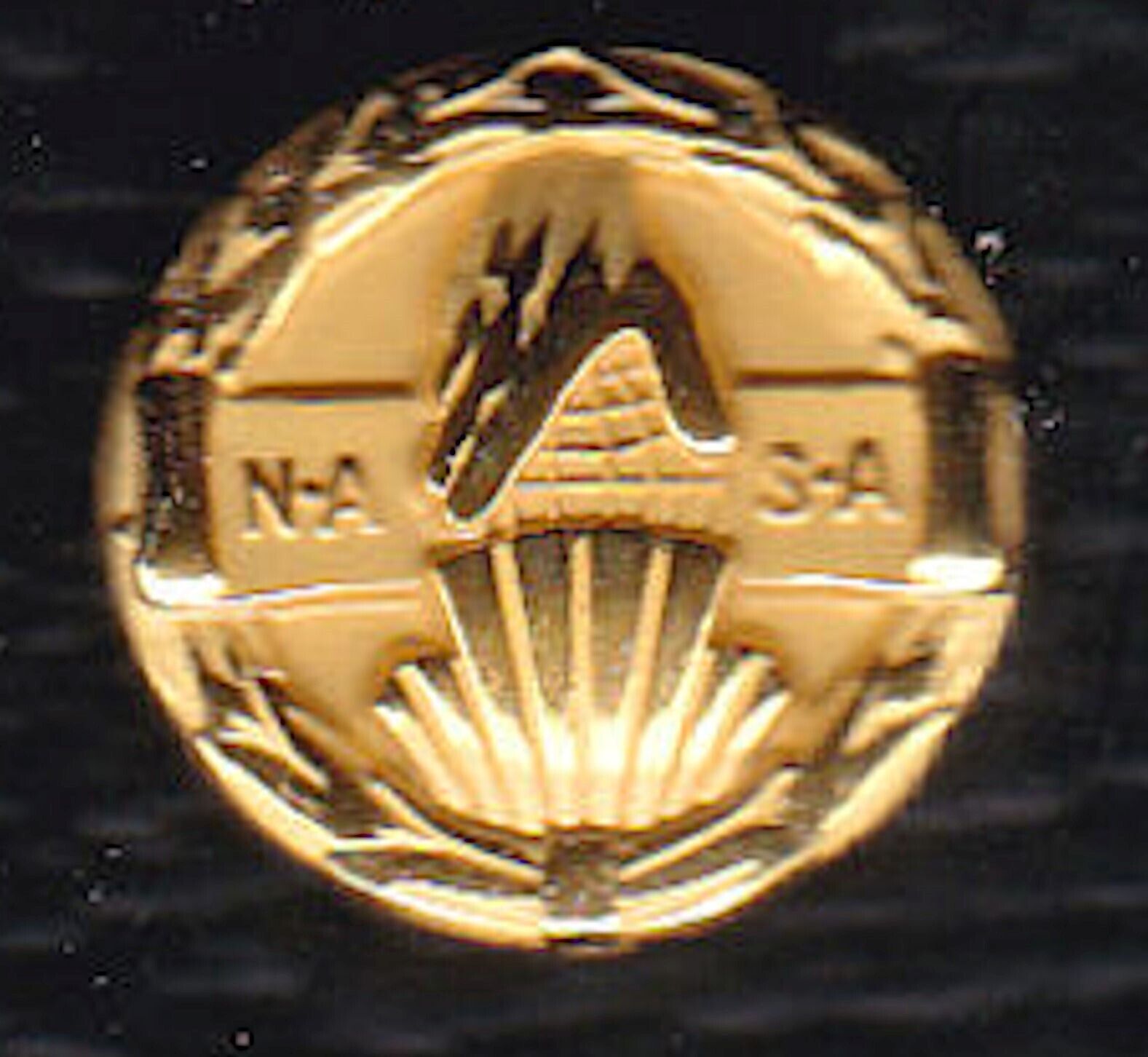 NASA EXCEPTIONAL TECHNOLOGY ACHIEVEMENT MEDAL LAPEL PIN