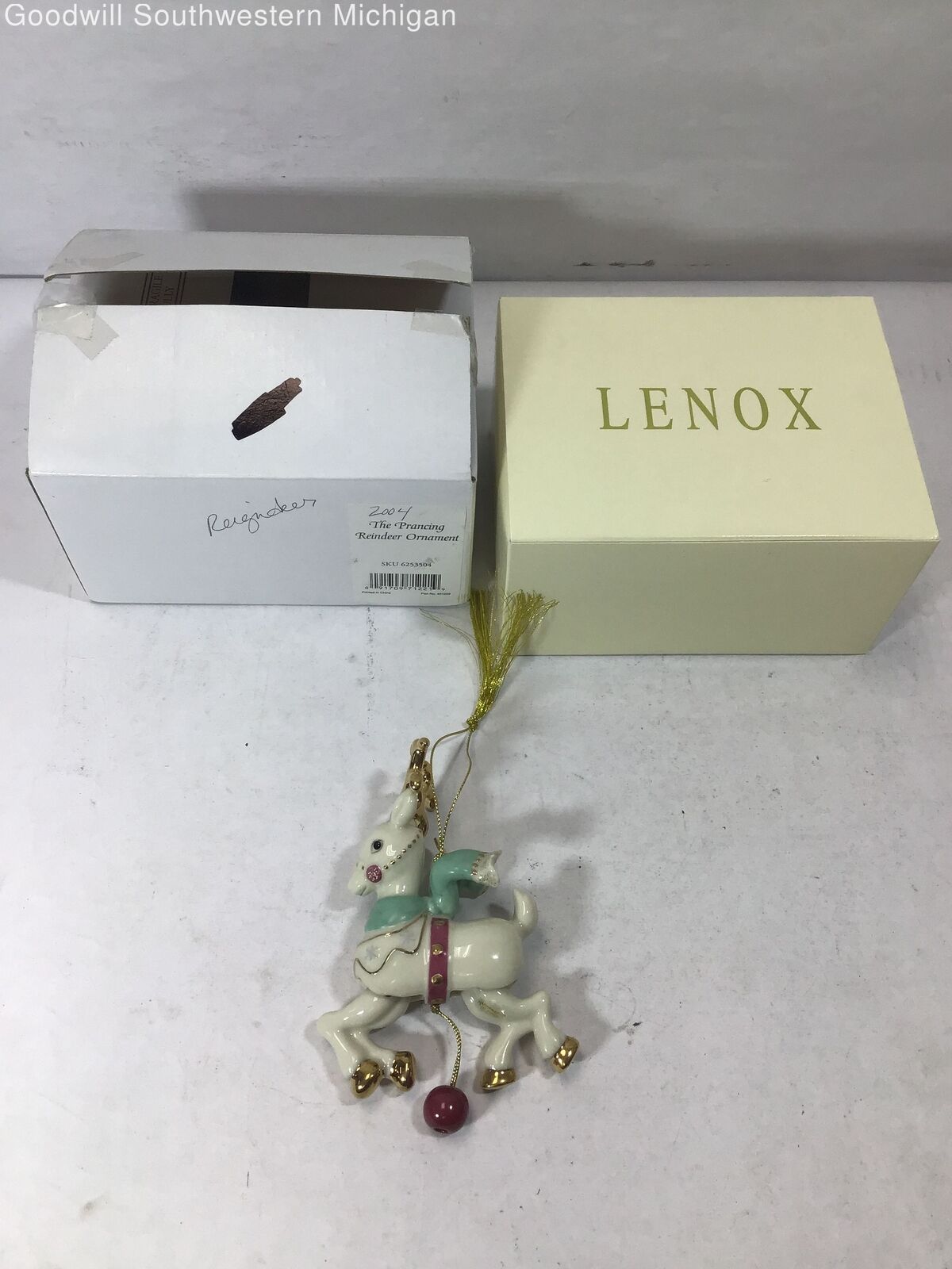 Pre-Owned Lenox 2004 The Prancing Reindeer Ornament