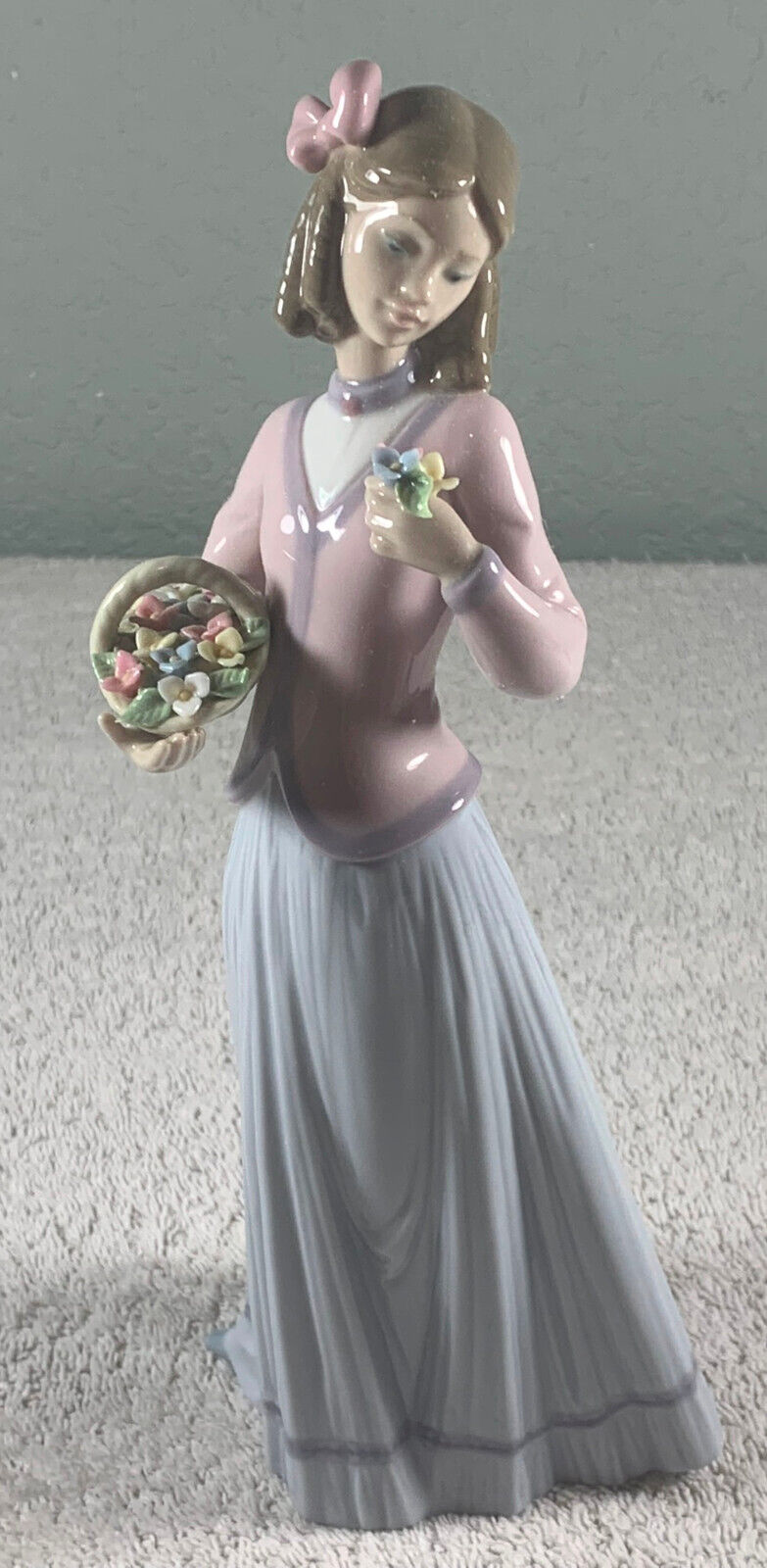 NICE 1990 Lladro #7644 Innocence In Bloom Porcelain Figurine with Box