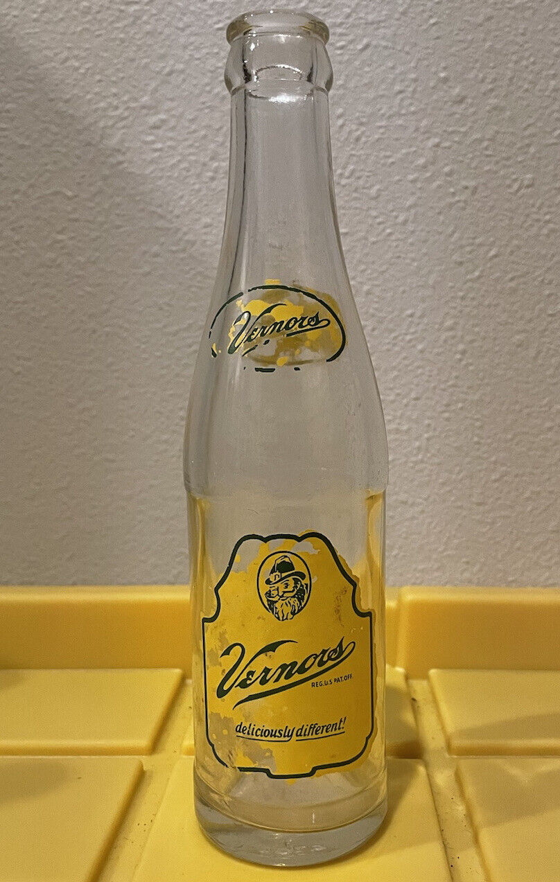 c.1960s Vernor’s ACL Ginger Ale Soda Bottle California 8.5” Tall