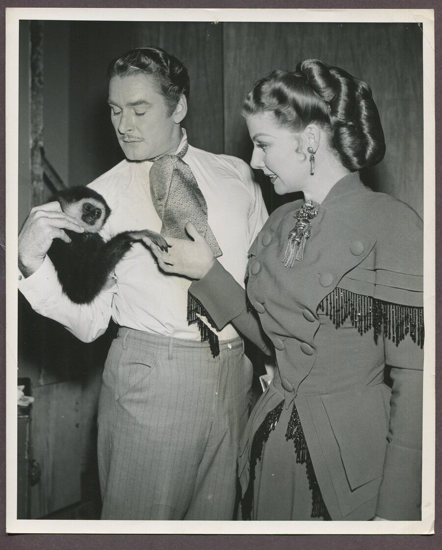 Ann Sheridan & Errol Flynn Candid On Set 1948 Photo Silver River Gideon J1744