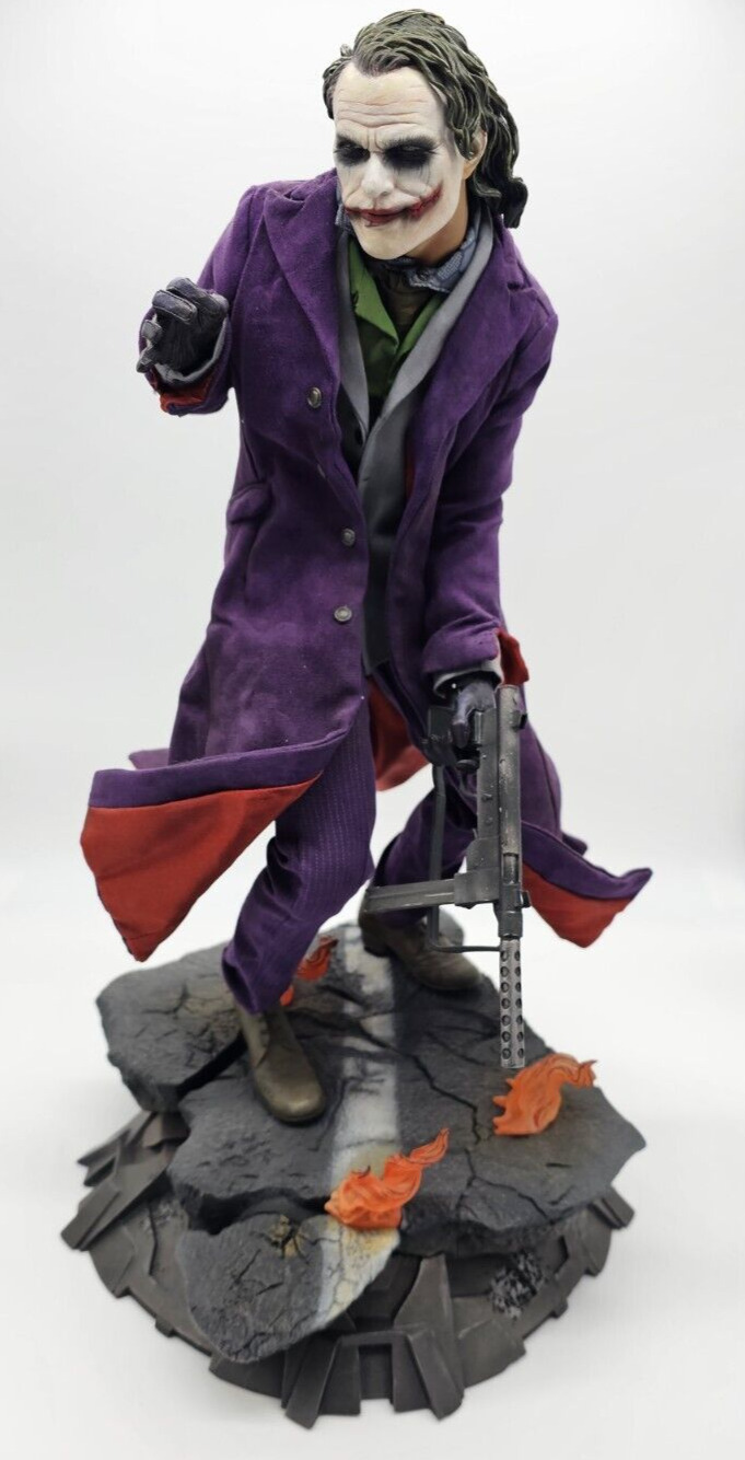 Sideshow Collectibles The Joker The Dark Knight Premium Format Figure (Damaged)