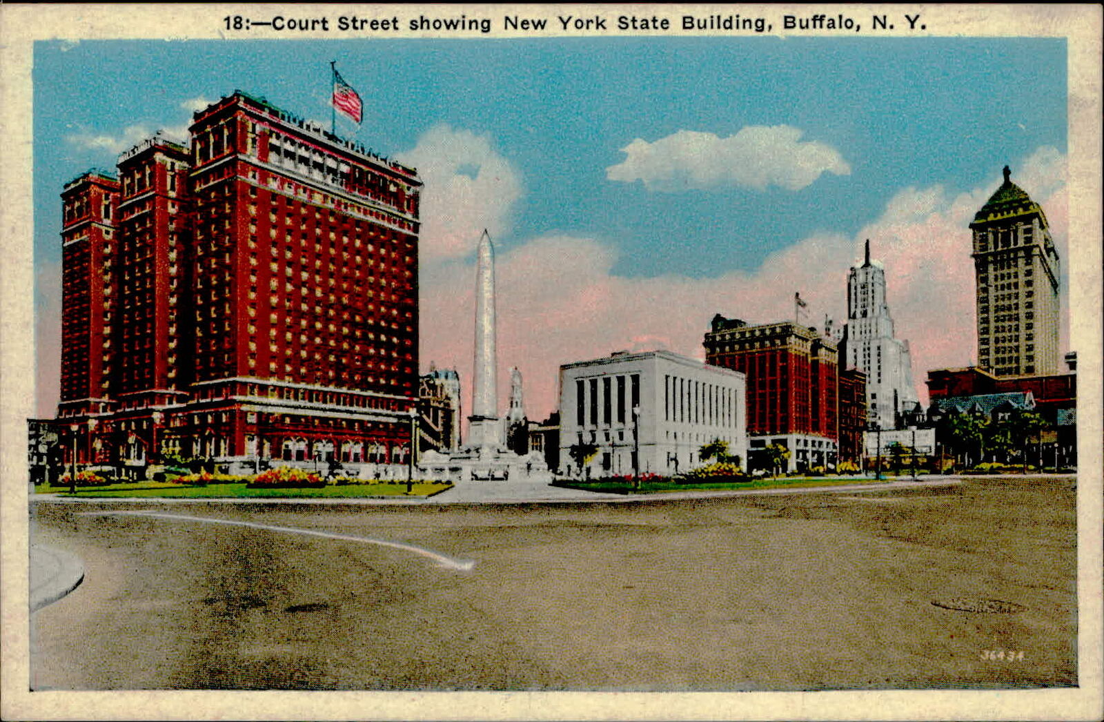 Postcard: 18: Court Street showing New York State Building, Buffalo, N