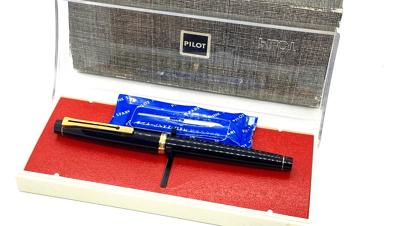VINTAGE PILOT CUSTOM GRANDEE FOUNTAIN PEN IN BOX IN BLACK 14K FINE NIB JAPAN