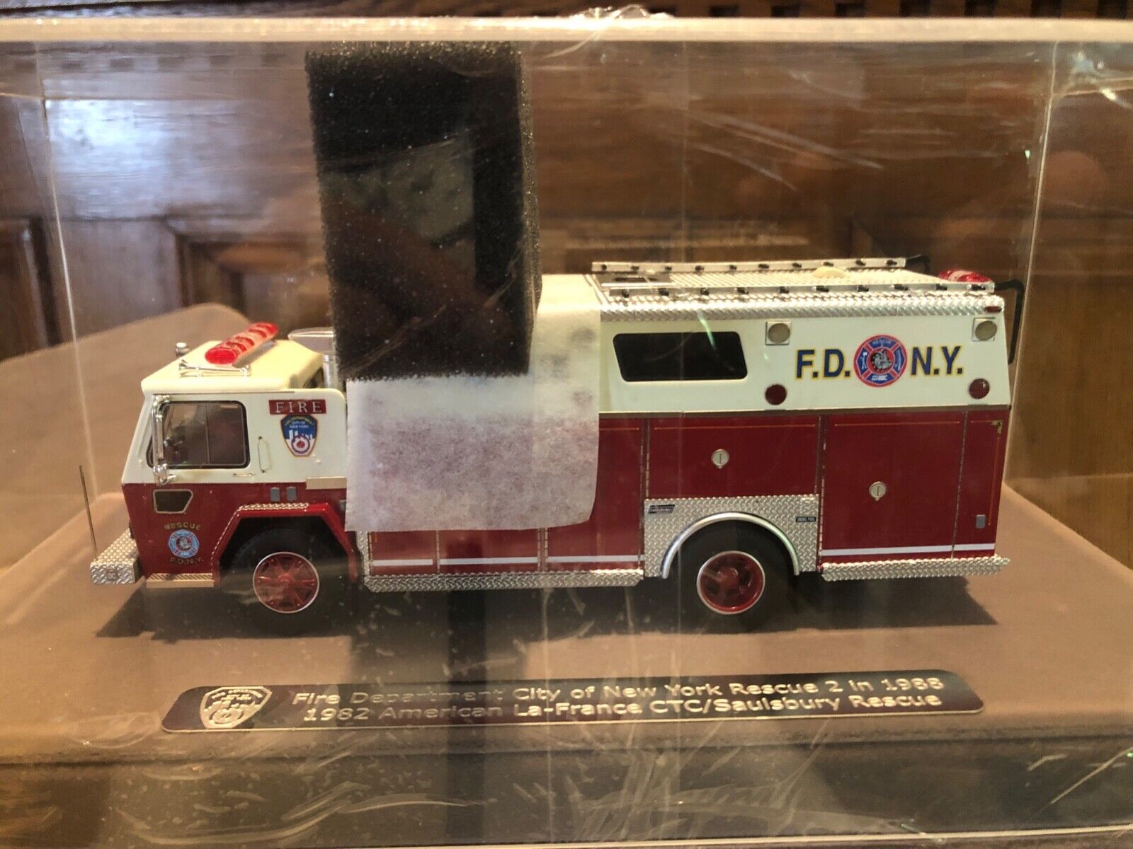 Fire Replicas FR071 2.2 ALF Saulsbury FDNY Rescue 2 R2 1988 1/50