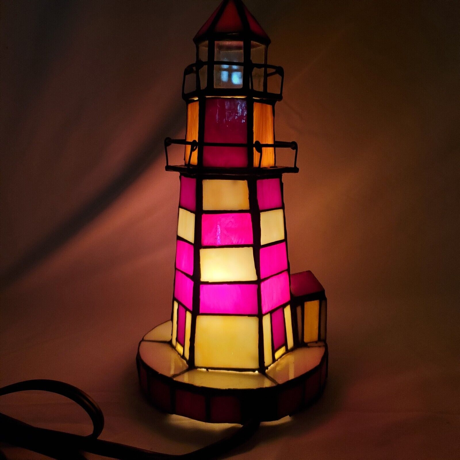 Vtg Tiffany Style Stained Glass Lighthouse Table Lamp Red & White 10” Working