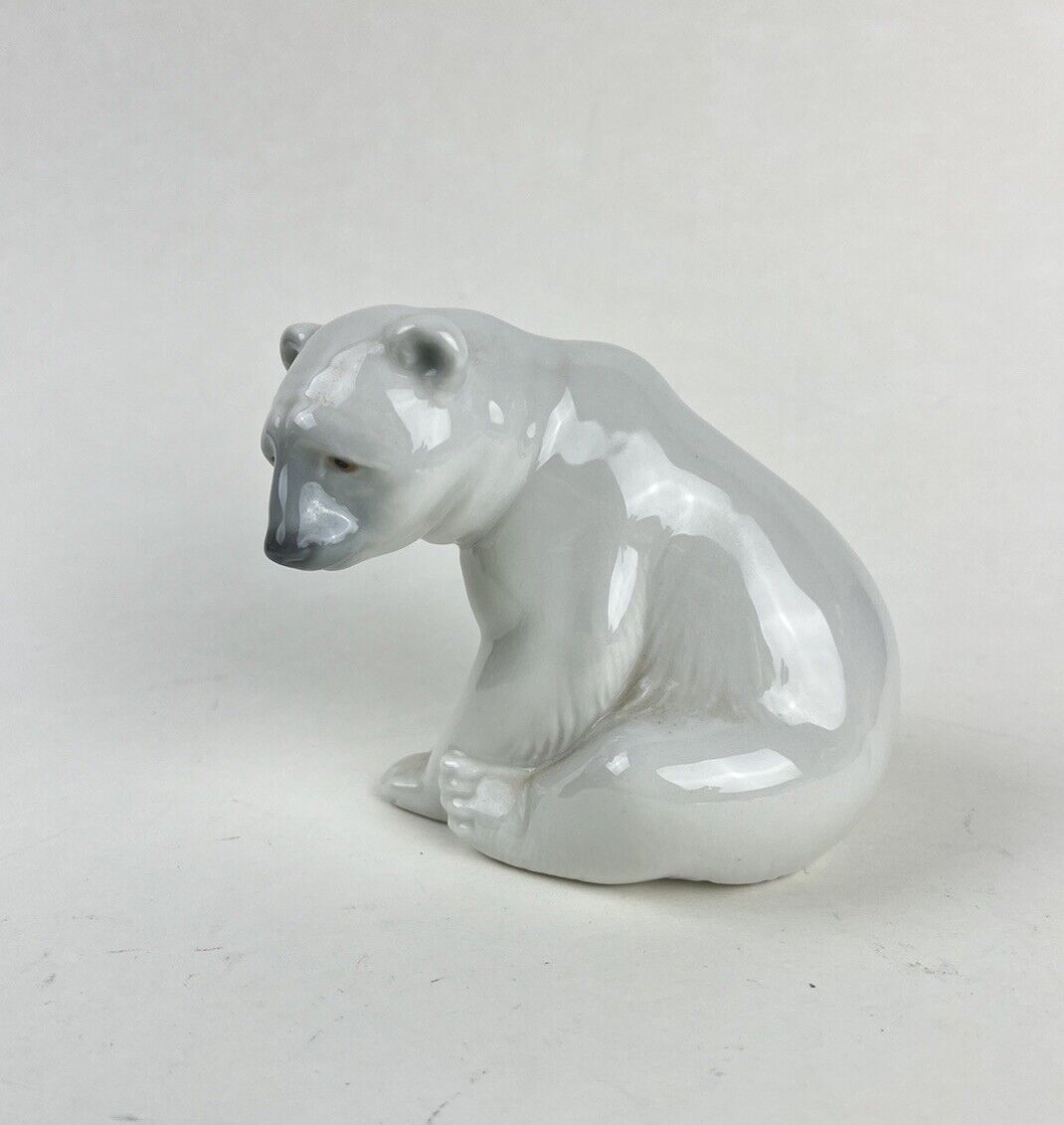 Vintage Lladro Polar Bear Sitting Figurine ~ White Glossy