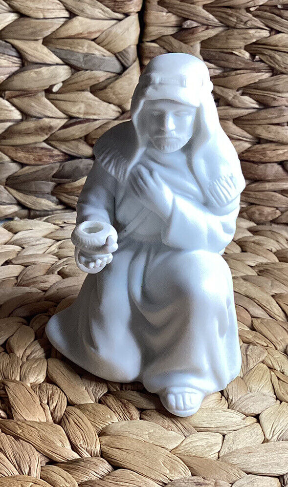 Vintage 1980s Avon Nativity Collectibles The Innkeeper Porcelain Figurine 