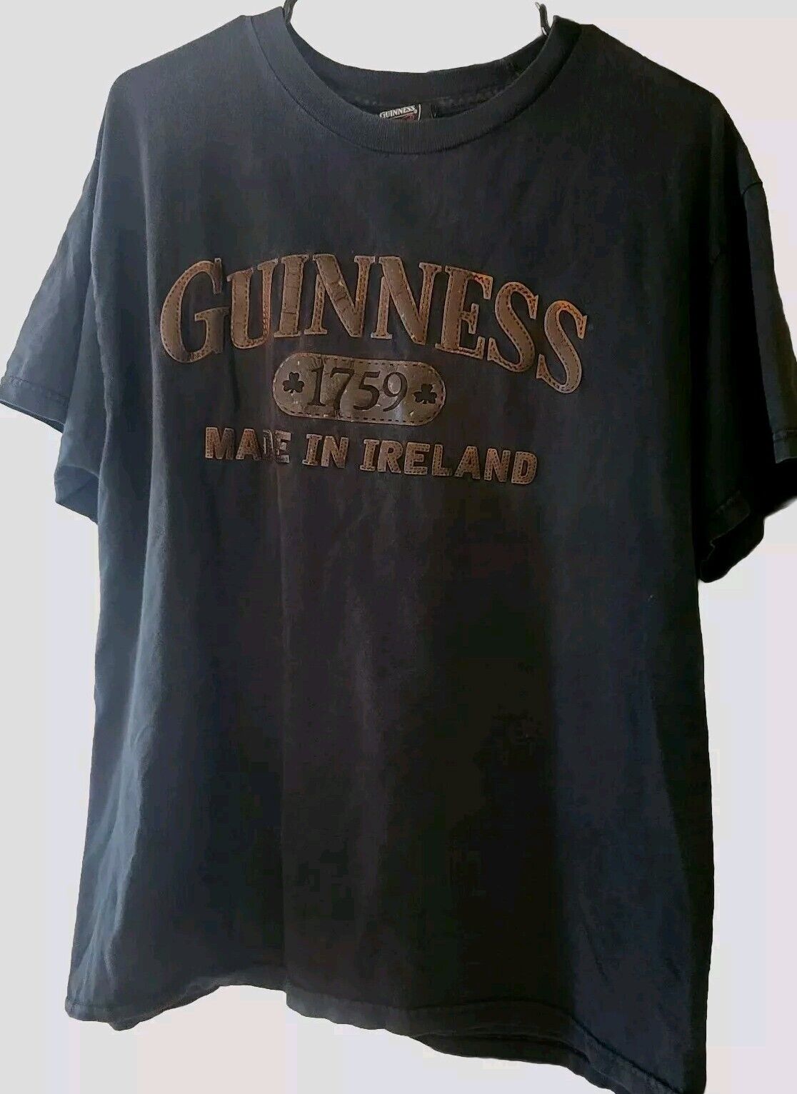 Vintage Guinness 1759 Men’s L Black Brown? Leather Logo Ireland Beer T-shirt
