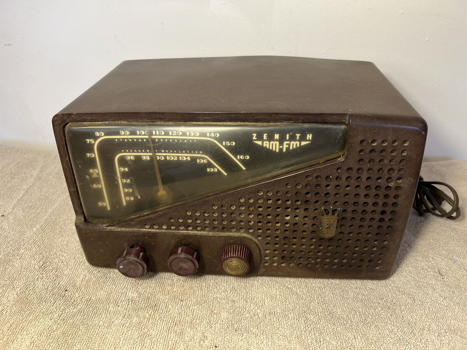 🍊Vintage 1949 Zenith Bakelite AM/FM Tube Radio | Model No. 7H822-Z REPAIR