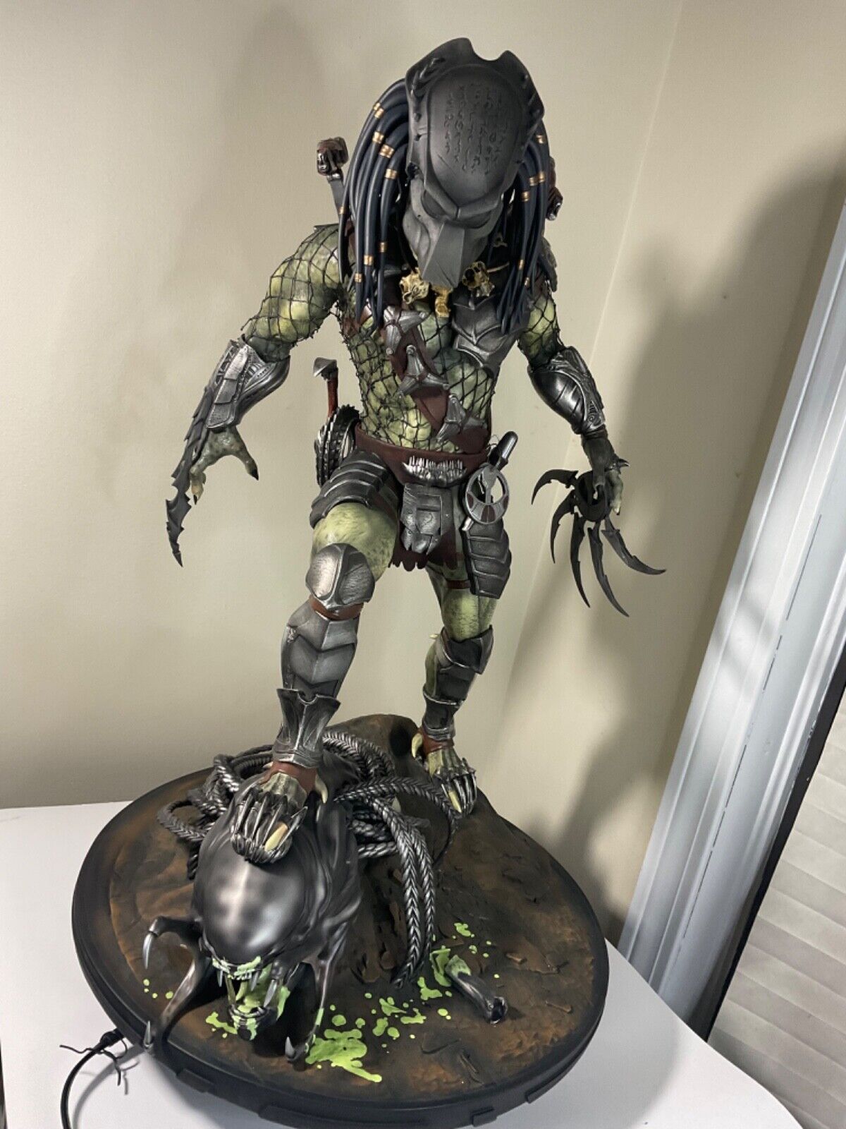 Wolf Predator Custom  1/4 Scale Statue 31 of 50 limited