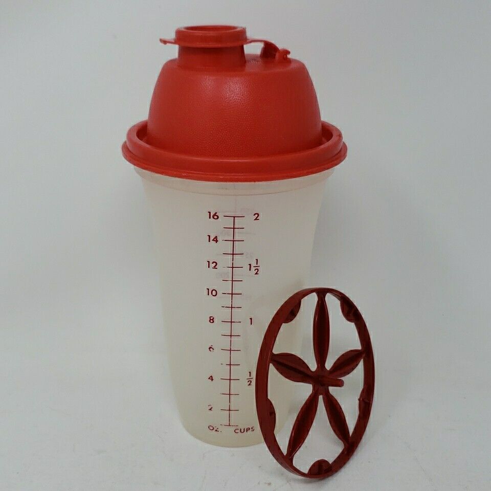 844 Tupperware Quick Shaker Mixer Blender 2 Cup Red Flip Top with Insert 16oz