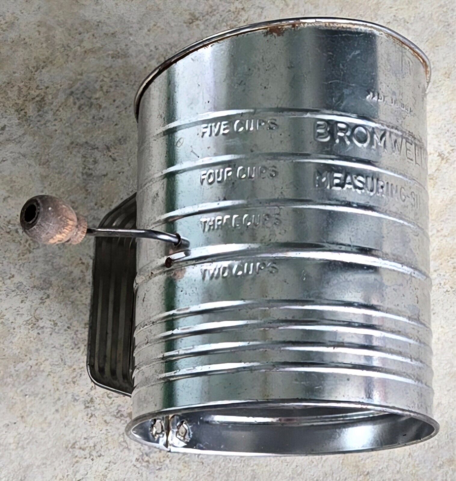VTG Hand Held & Crank Bromwell\'s Metal 5 Cup Measuring Sifter Made In USA Nice
