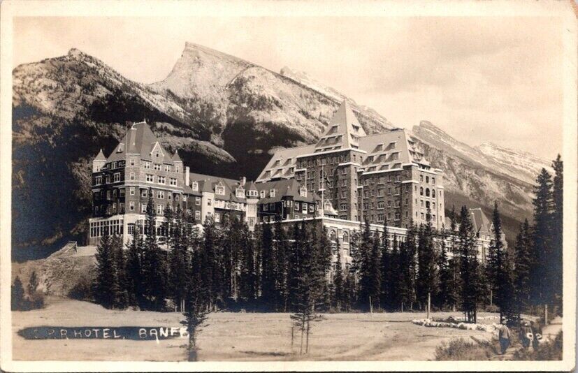 RPPC Postcard Canadian Pacific Railway Hotel Banff Alberta c.1904-1918     20324