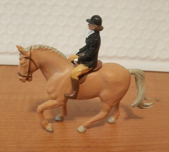 Vintage Britains LTD ca 1977 Horse & Female Rider Palomino Hunt Seat Figurine UK