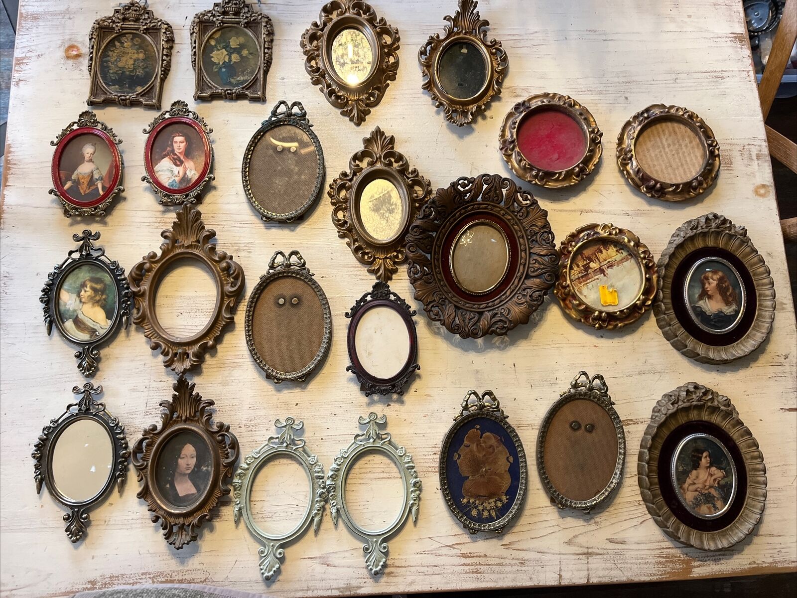Vintage Italian Brass Wood  Ornate Oval Frames Lot Of 22 Lovely Collection