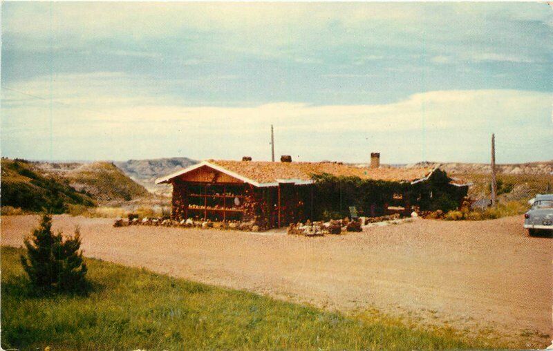 Autos Cedar Canyon North Dakota Bad Lands Park Trading Post 1950s Postcard 1494