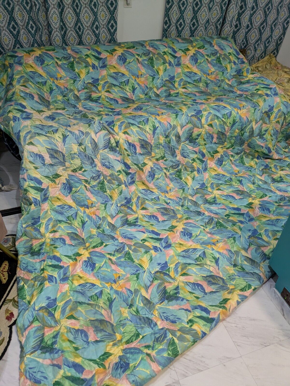 Vintage King Size 110 X 106 1980\'s Multicolor Tropical Leaf Quilted Bedspread