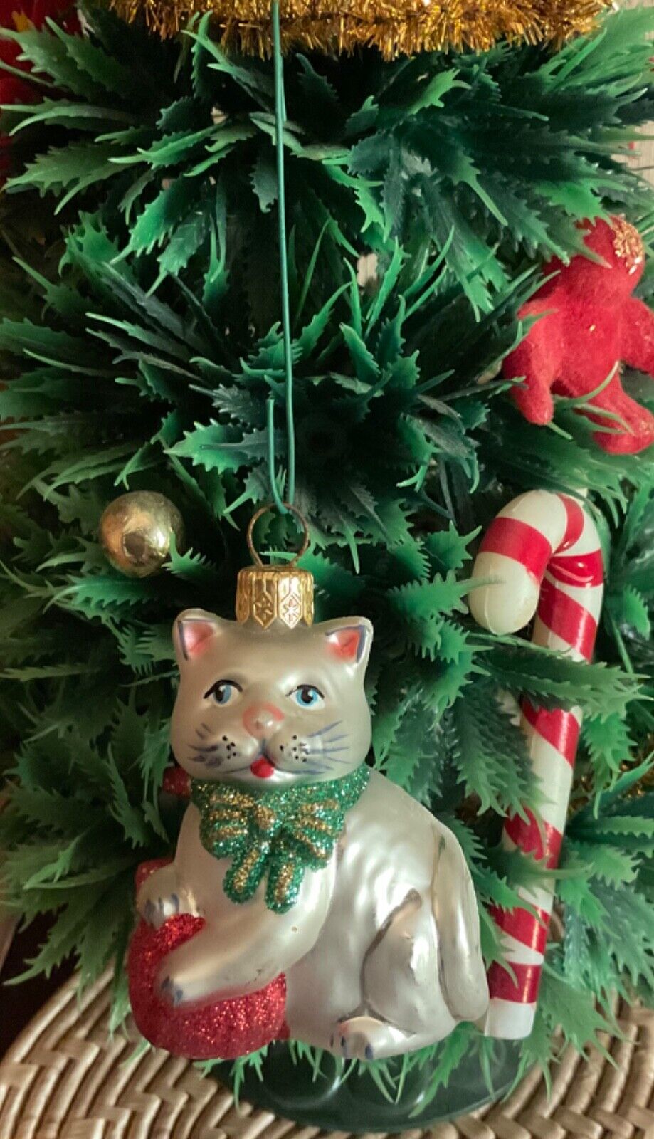 Vintage White Cat Green Ribbon made in Poland Glass Ornament blue eyes