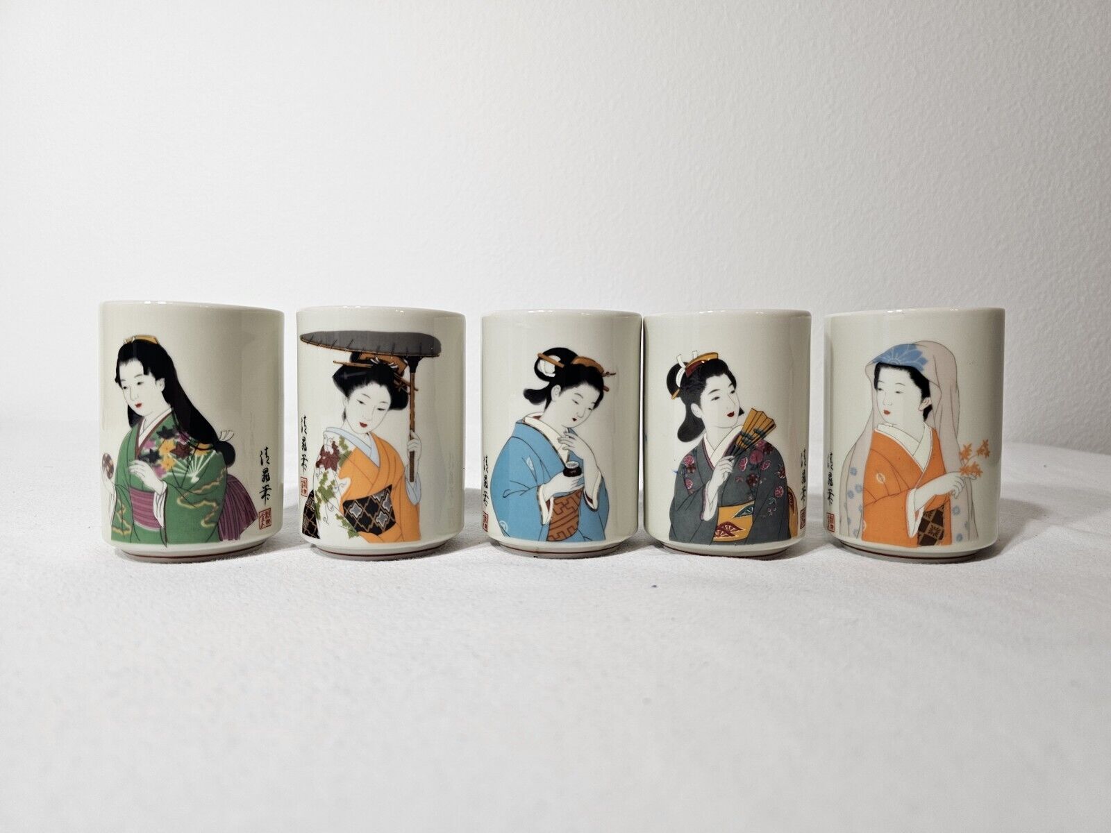 Set Of 5 Yamayo Japanese Geisha Girl Porcelain Sake Tea Cups. Vtg 