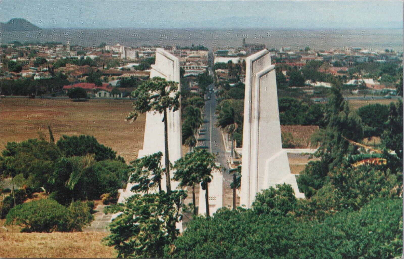 MR ALE Postcard Lanica Airlines Franklin Roosevelt Monument Managua, Nicaragua