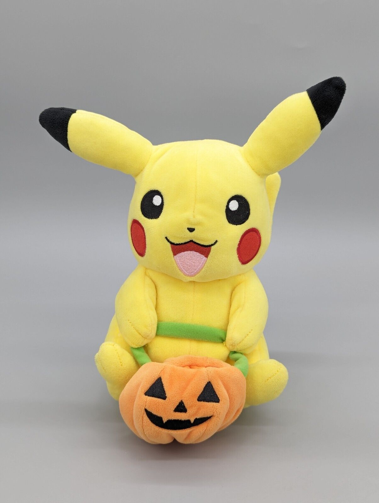 Wicked Cool Toys 2019 Pokémon Pikachu Plush Stuffed Animal Halloween Pumpkin