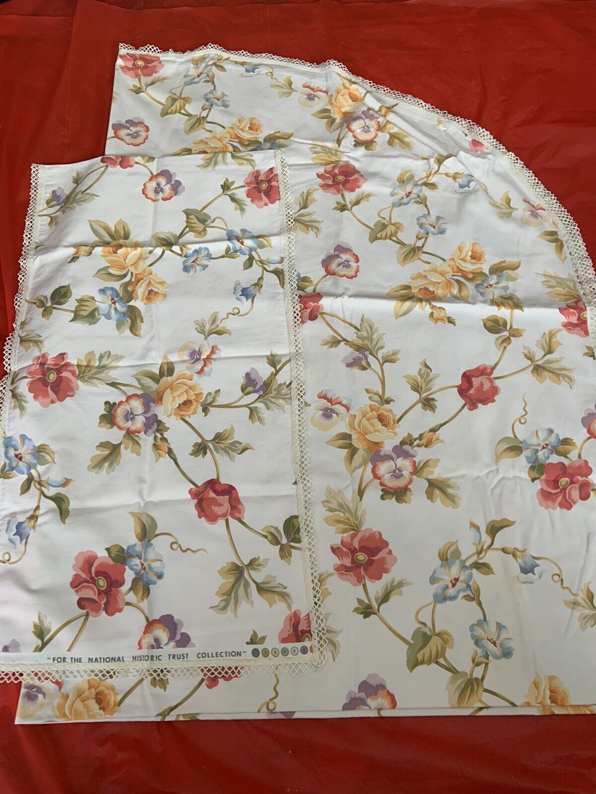 Vintage Fabric For Schumacher.2 Pieces.oval Tablecloth 56”x82”/ Runner 56”x32”
