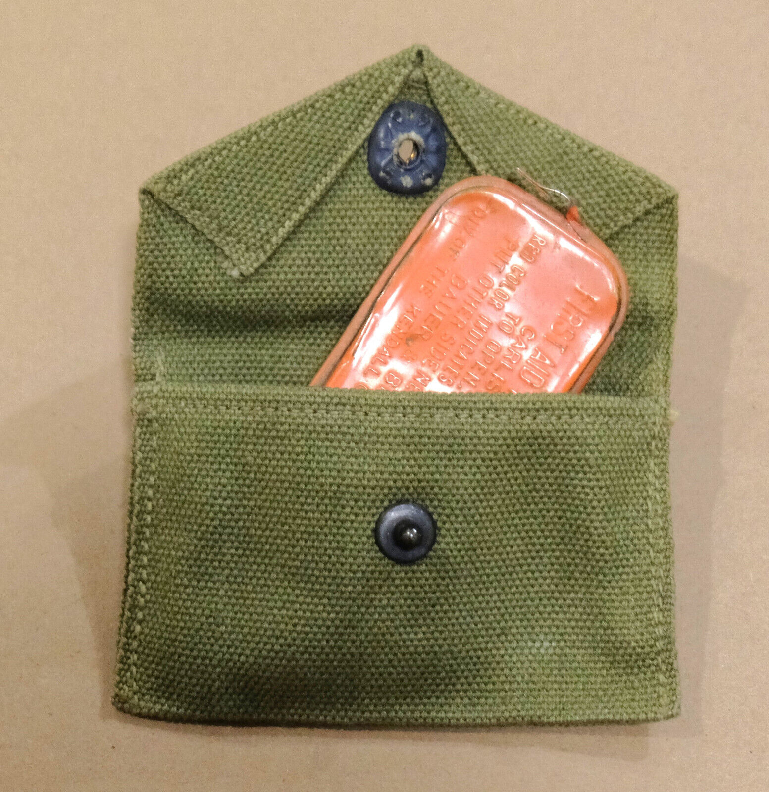 US WWII NOS M1942 First Aid Pouch with Red Bandage