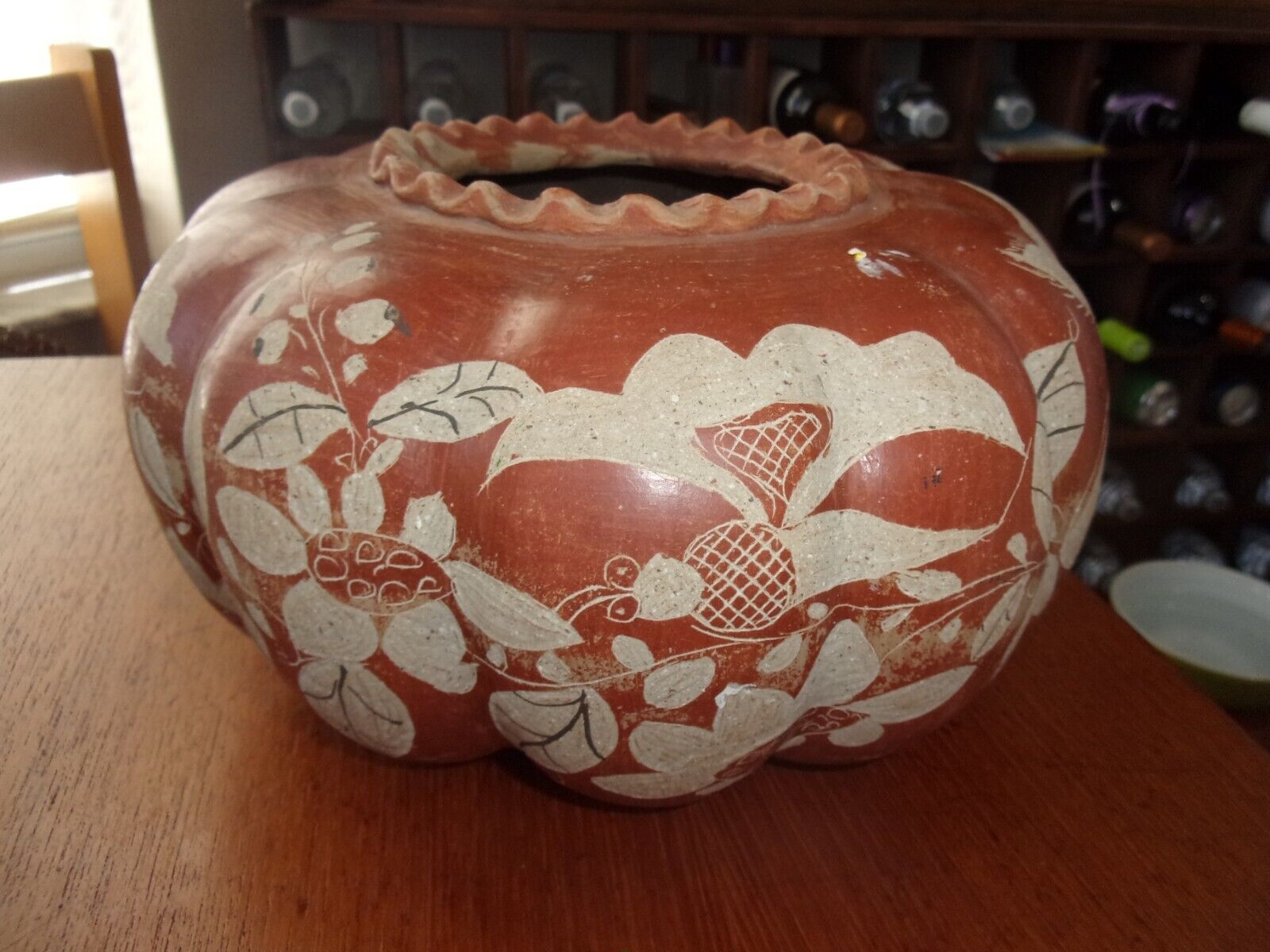 Mexican Sgraffito, Zia, Nahua Hidolgo Pottery bowl with Animals