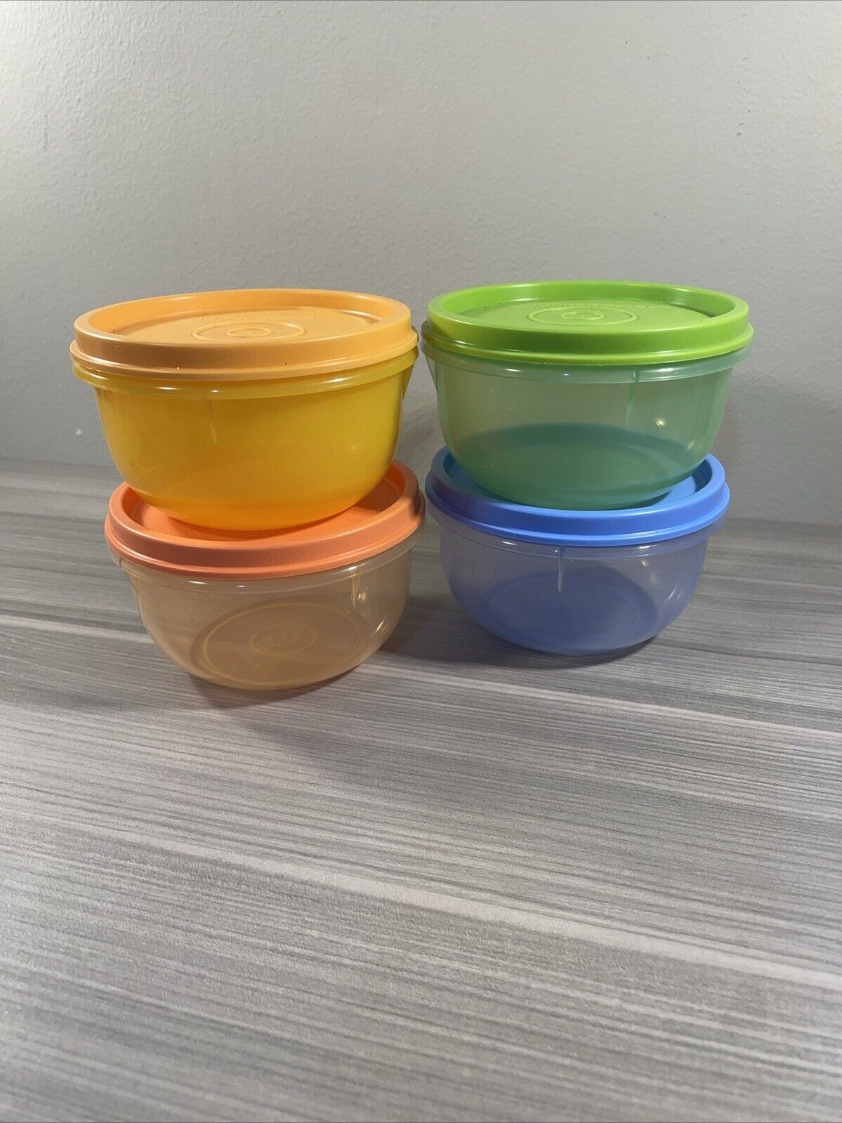 Tupperware Ideal Lit\'l Bowls Set of 4 Multicolor w/ Matched Seals Lids 8 oz New