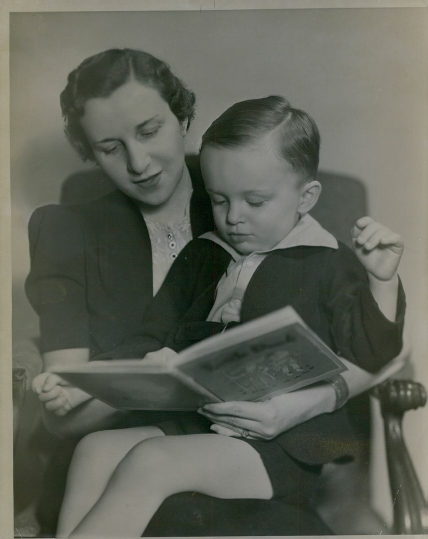 1939 Minnesota Gov Wife and son Glen Stassen Press Photo