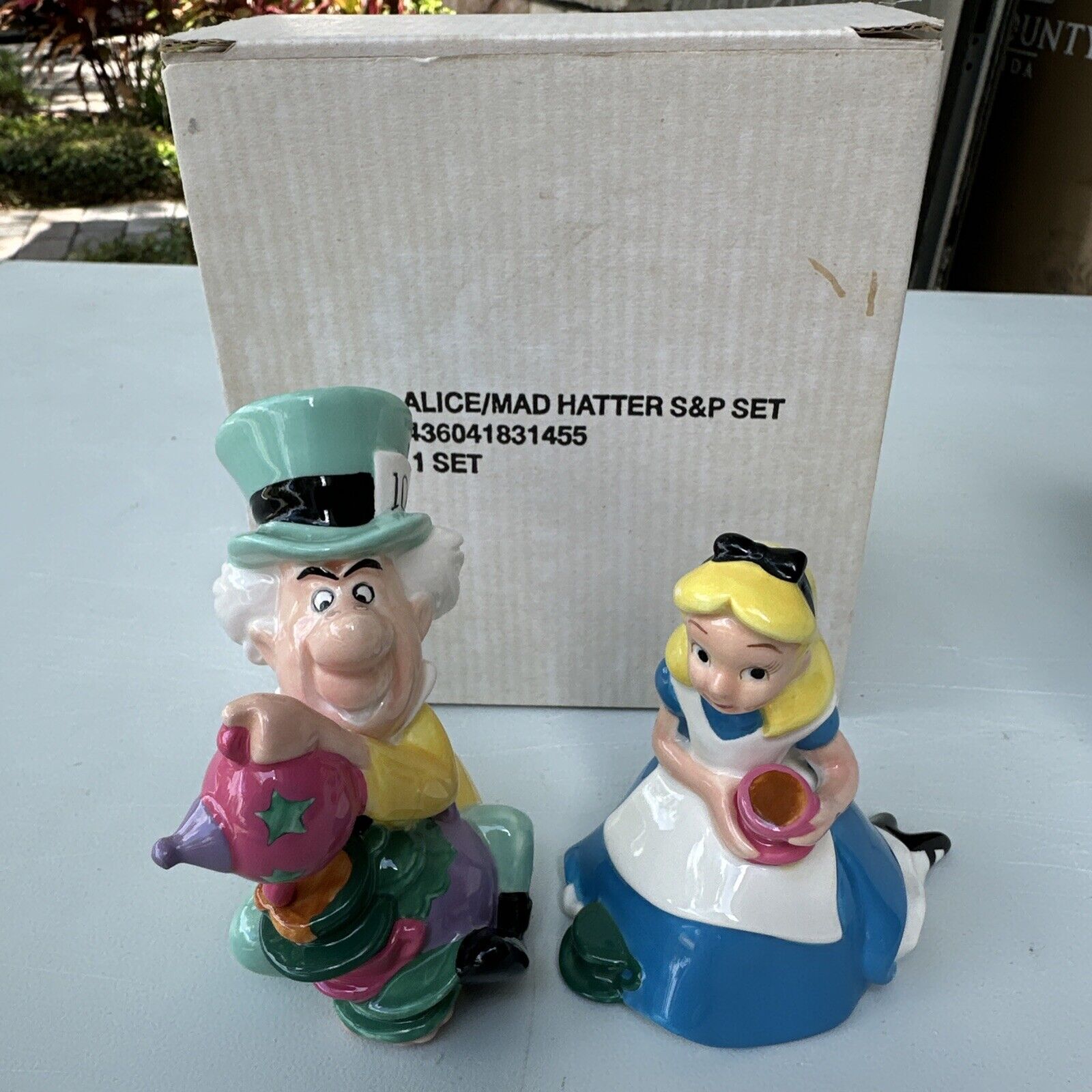 Disney's Alice in Wonderland & Mad Hatter Salt & Pepper Shakers New Box