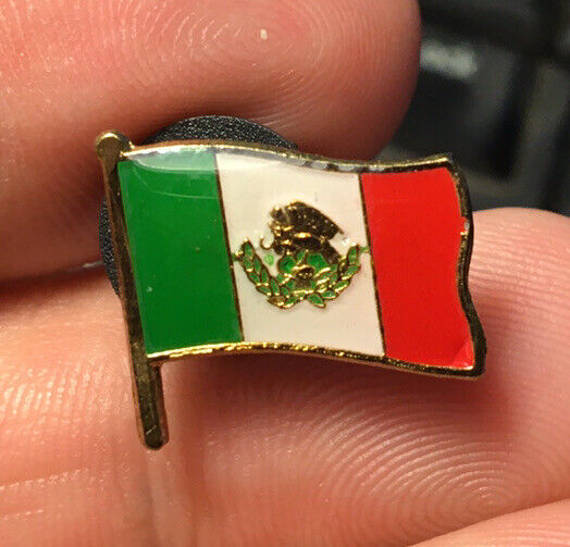 Mexico Flag enamel pin NOS vintage Mexican hat lapel bag latin country travel 