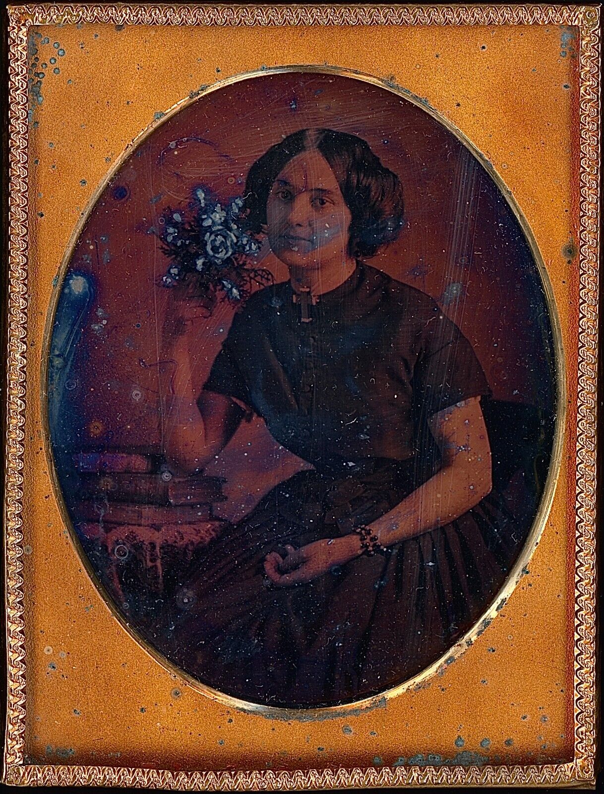 Pretty Young Lady Unusually Holding Flower Bouquet 1/4 Plate Daguerreotype T174