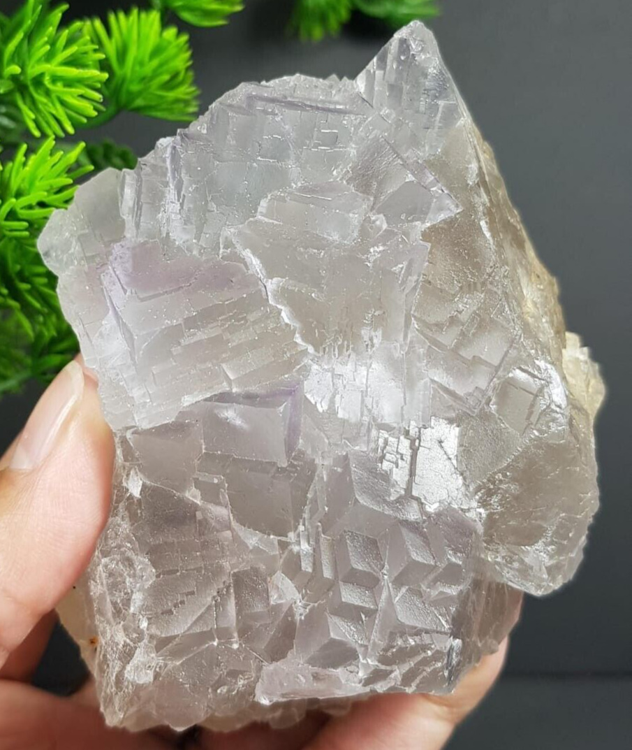 422Gram Natural Cubic Flourite Terminated Crystal Mineral Specimen From Pakistan
