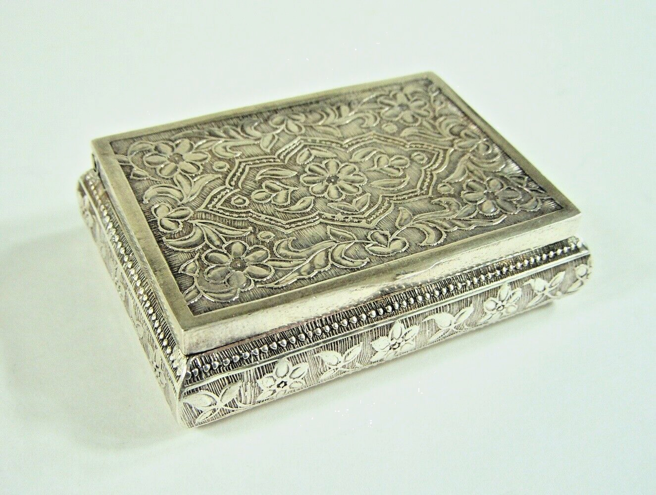 Antique Snuff Pill Box 800 Silver Beautiful and Well Made