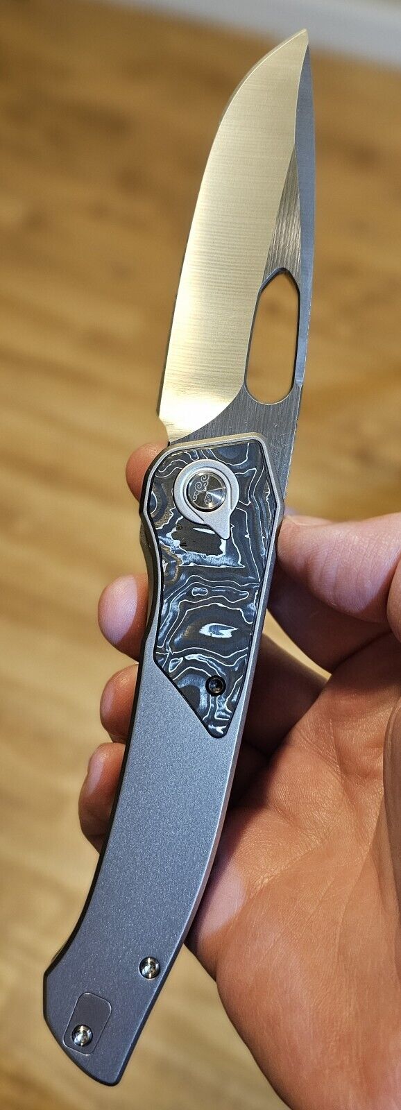 The Caelum Ari S90V Silver Carbon Fiber Satin Finished Blade Titanium knife RARE