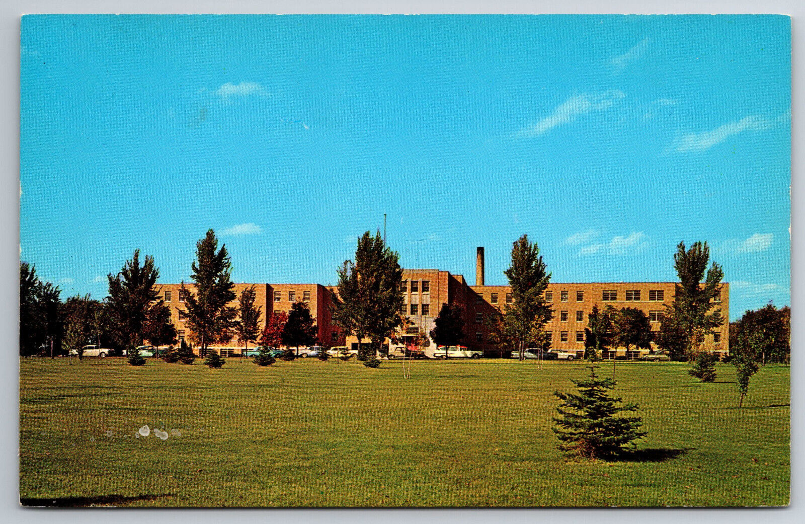 Vintage Postcard WI Manitowoc County Hospital Old Cars Chrome ~9939