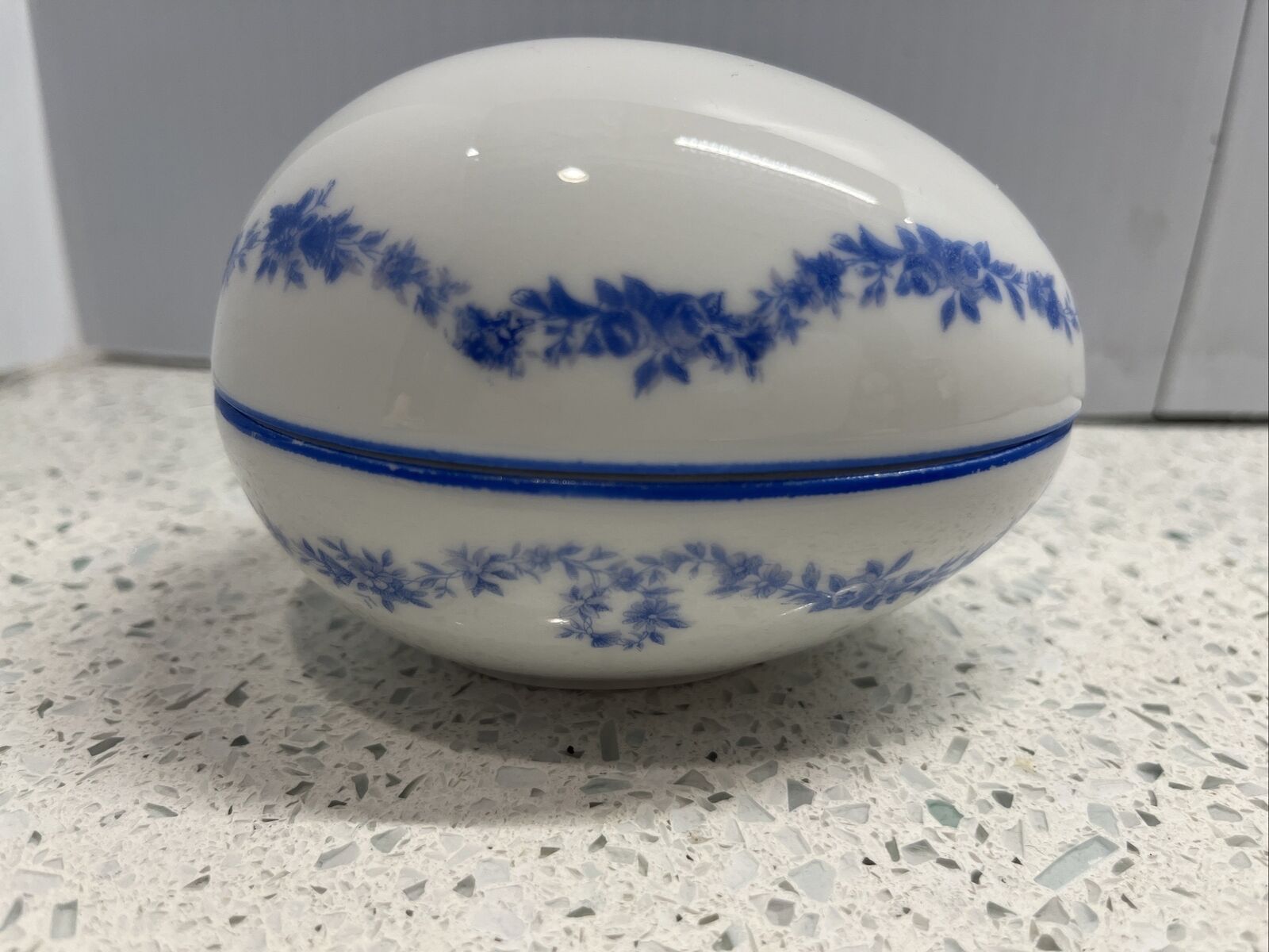 Limoges France (LEC) LeClair Delft Blue White Floral Trinket Egg Jewelry Box