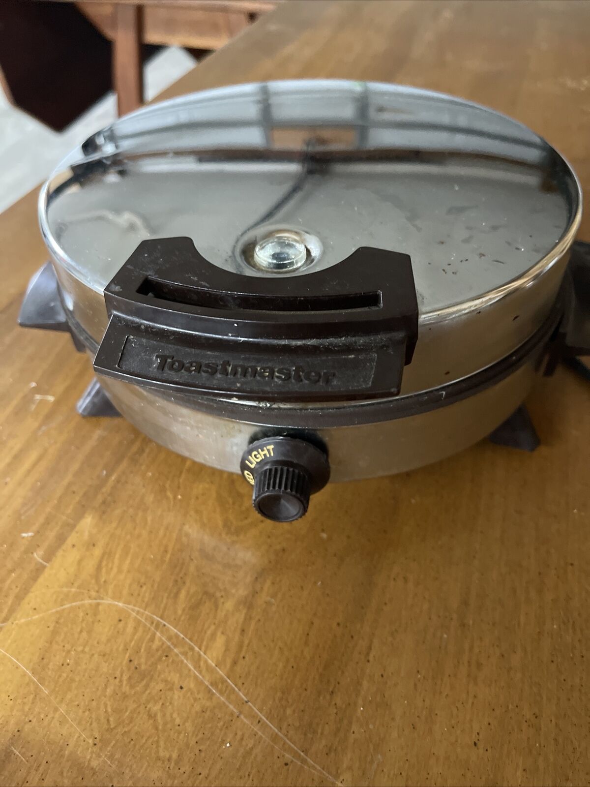 Vintage 1970s Toastmaster Waffle Iron Maker Model W252A Chrome Silver Nonstick