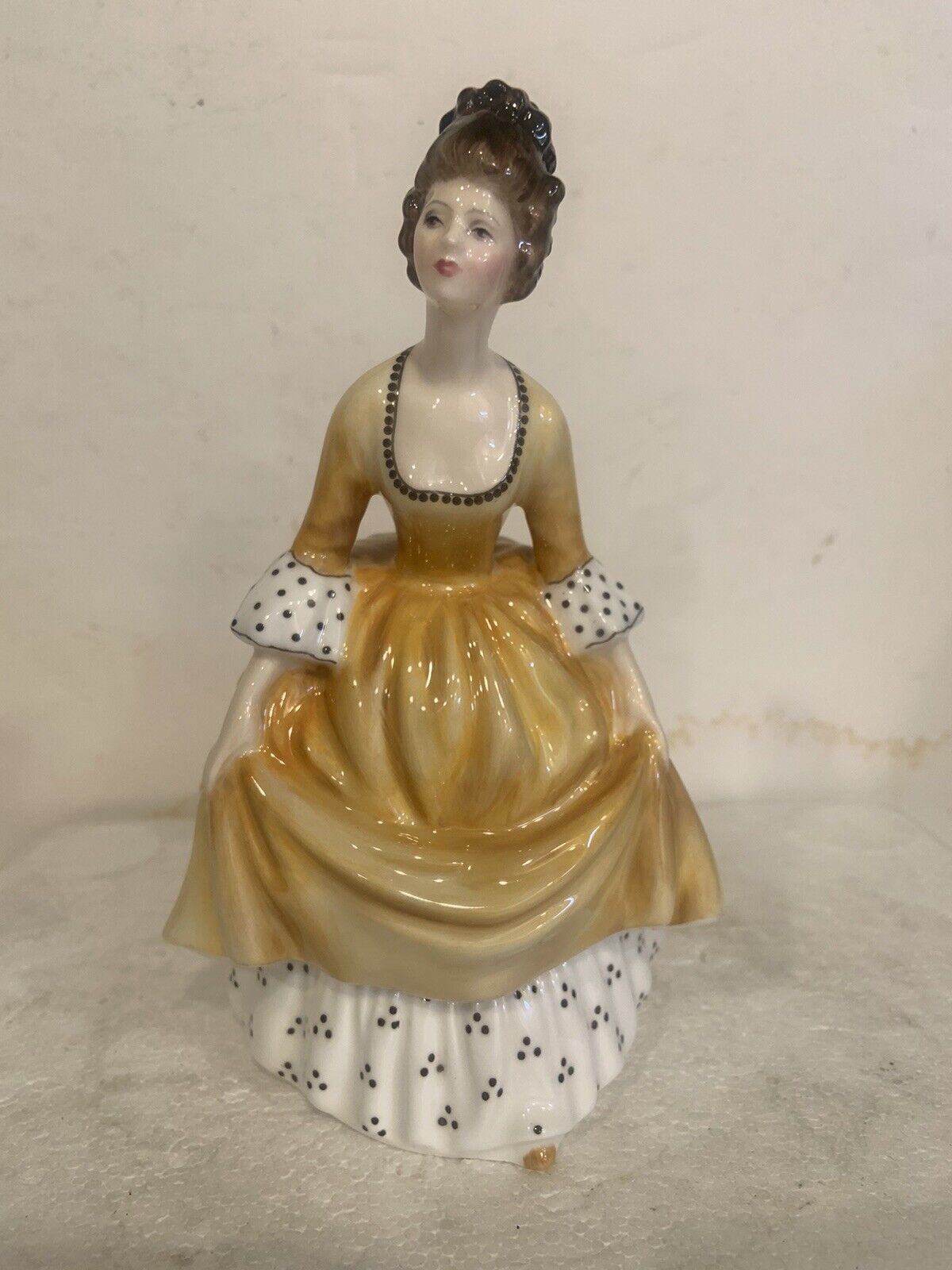 Vintage Royal Doulton Coralie #HN2307 Figurine RARE See Description Beautiful