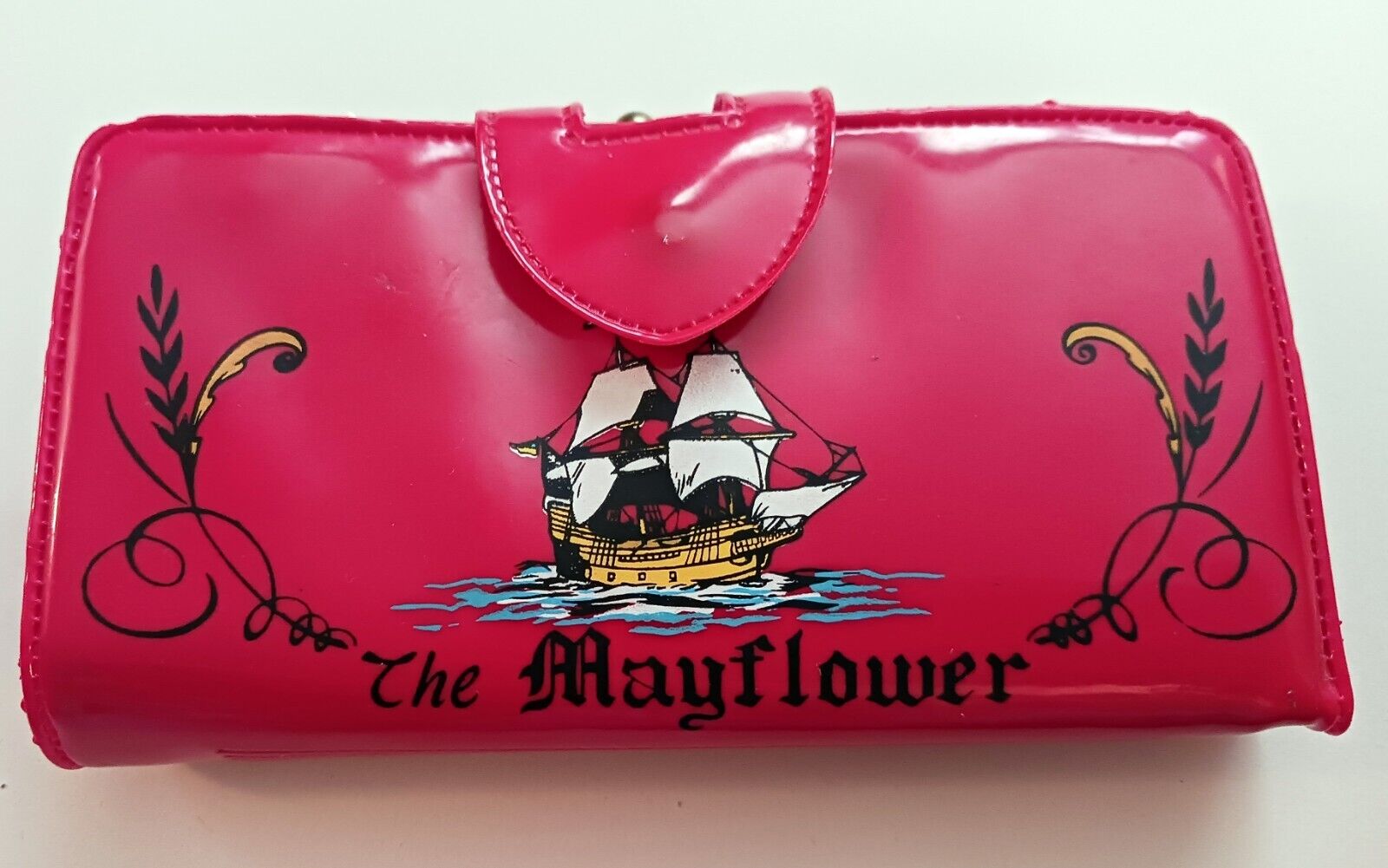 Vintage Mayflower Plymouth Rock Girls Plastic Wallet with Comb Mirror Souvenir