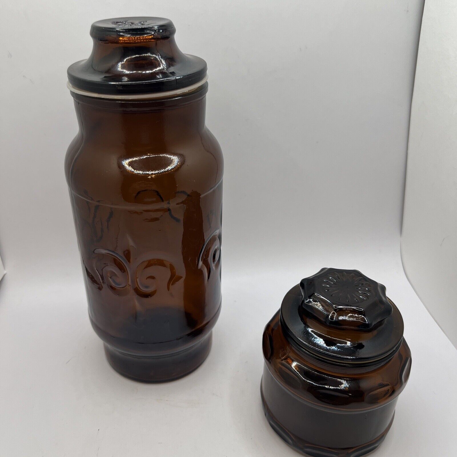 Vtg LOT 1970s Borden Cremora Brown Fleur Di Lis Amber Glass Apothecary Lid Jar